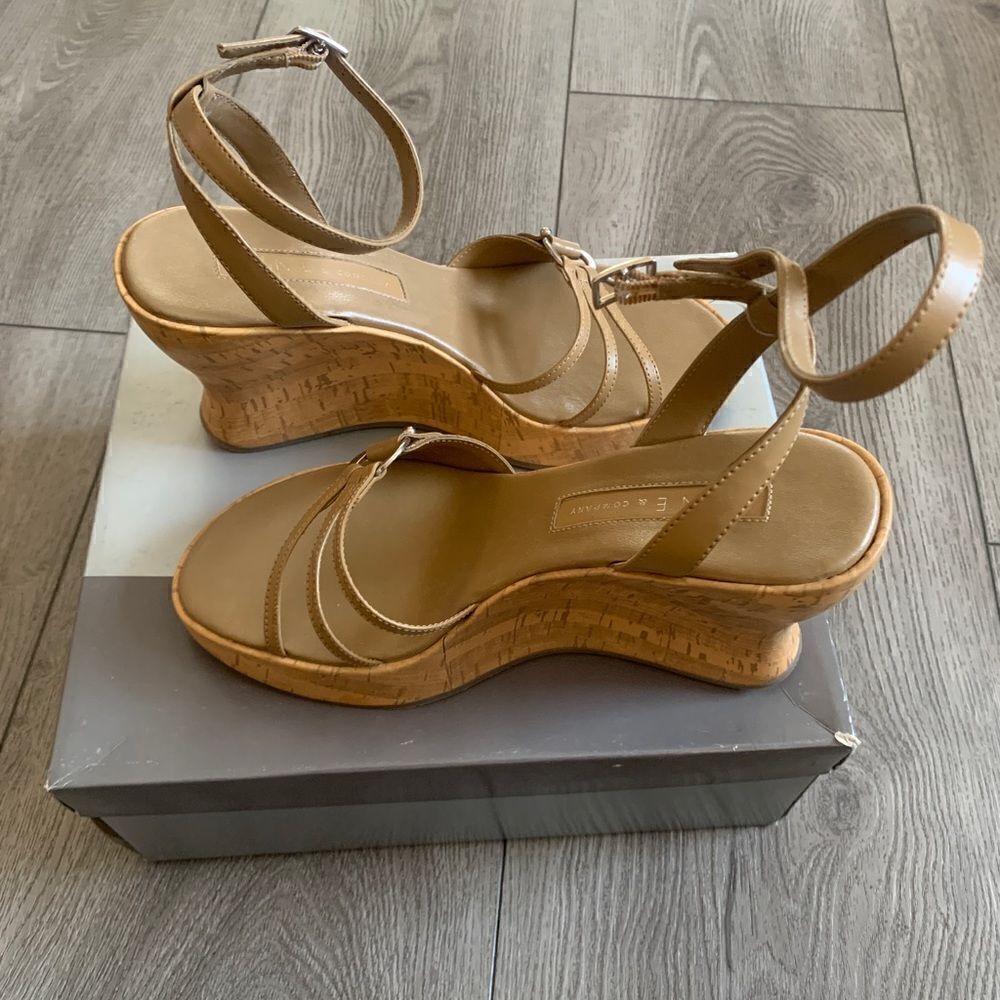 Nine and company by Nine West wedge sandals lightly used in good condition